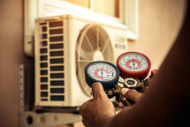 Professional Hvac technician working in Dayton, MD